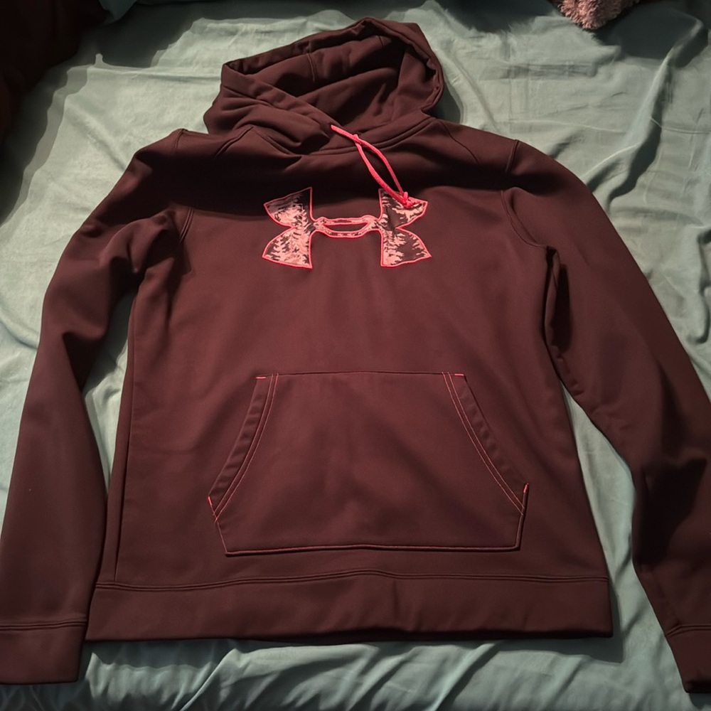 Womens Small/Medium Under Armour Sweatshirt